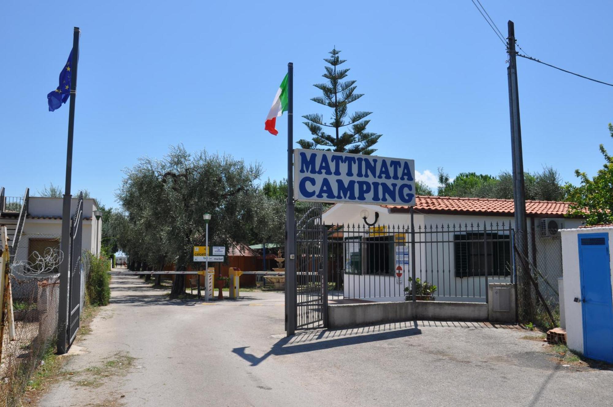 Mattinata Camping ภายนอก รูปภาพ